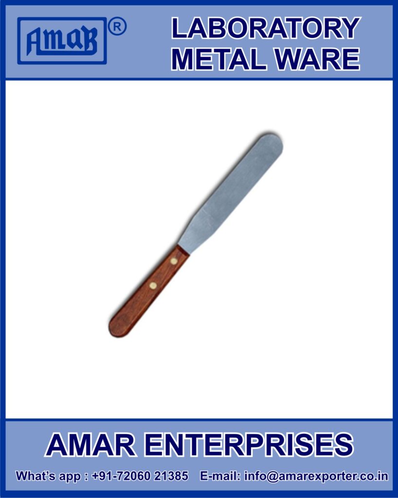 OINTMENT SPATULA S.S. WITH WOODEN HANDLE